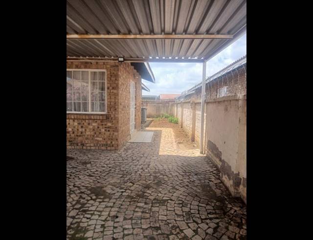 3 BEDROOM TOWNHOUSE FOR SALE IN WESTERGLOOR